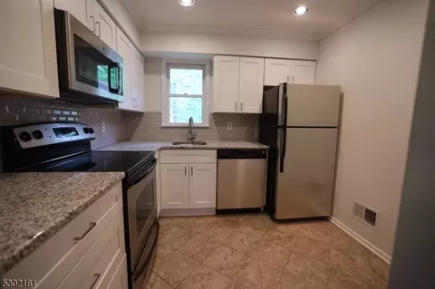203 Jamestown Rd, Basking Ridge, NJ 07920