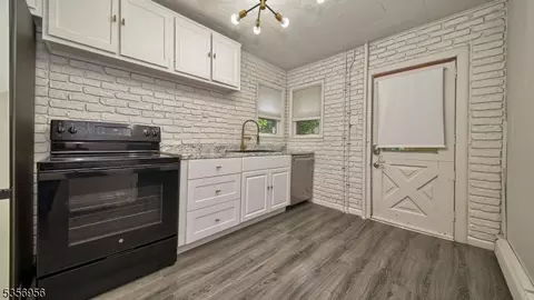29 Oldham Rd, Wayne, NJ 07470 photo 4