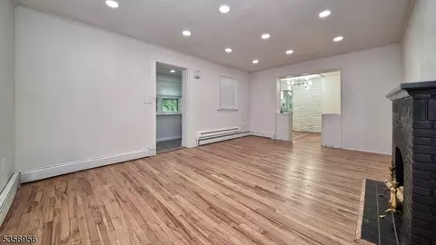 29 Oldham Rd, Wayne, NJ 07470 photo 6