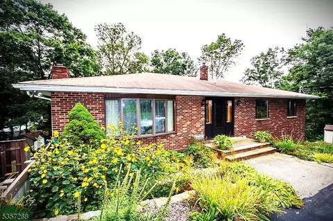 410 Wills Ave, Stanhope, NJ 07874
