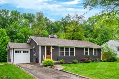 52 Warren St, Whippany, NJ 07981
