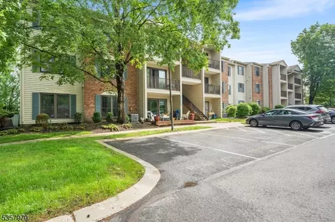 26 Fisher Dr UNIT 2704, Franklin Park, NJ 08823