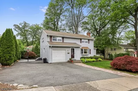 147 Lincoln Pl, Waldwick, NJ 07463