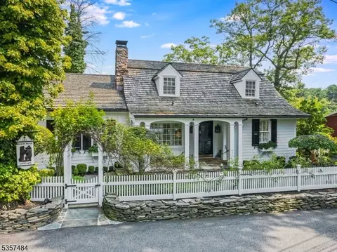 167 Lake End Rd, Newfoundland, NJ 07435