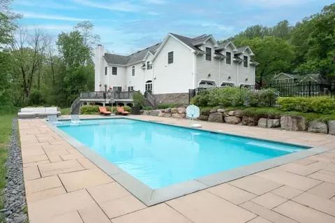 146 Mountainside Rd, Mendham, NJ 07945