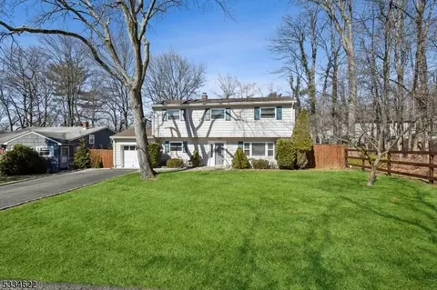 11 Marvin St, Dover, NJ 07801