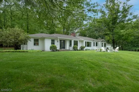 25 Highland Ave, Far Hills, NJ 07931