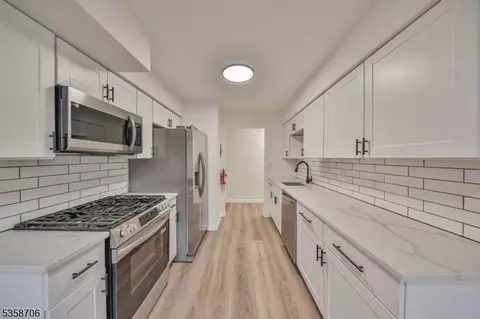 401 Us Highway 22 #37 D, North Plainfield, NJ 07060