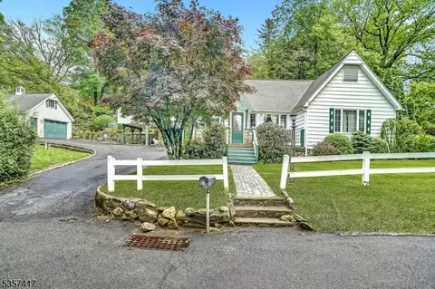 2 Troll Ln, Rockaway Twp, NJ 07866
