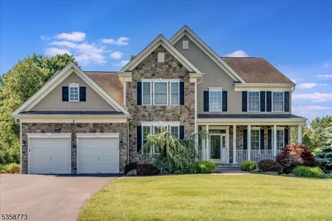 3 Northridge Ct, Hackettstown, NJ 07840