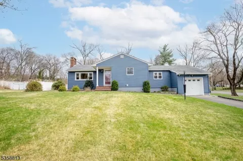 95 Page Dr, Oakland, NJ 07436