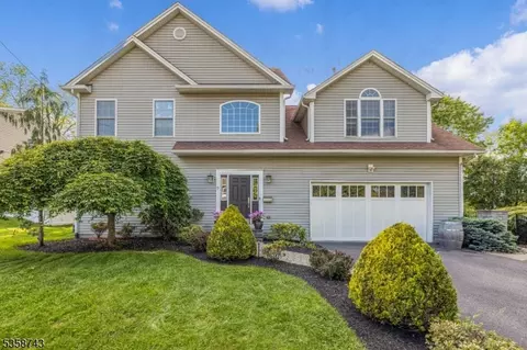 9 Summit Ave, Butler, NJ 07405