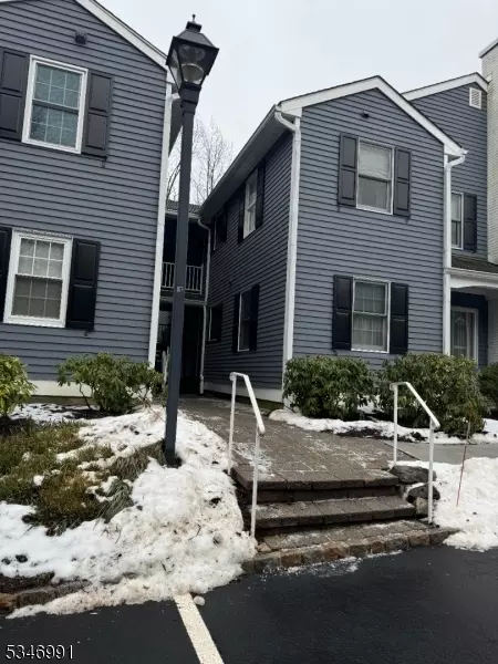 131 Countryside Dr, Basking Ridge, NJ 07920