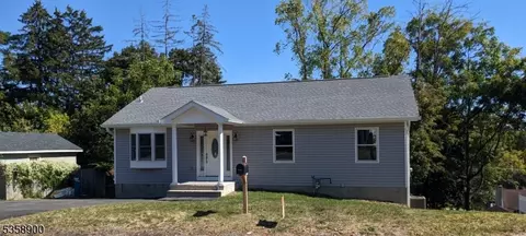 42 Harrison St, Sussex, NJ 07461