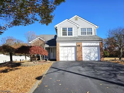 5 Denbigh Dr, Franklin Twp, NJ 08873