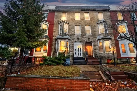 587 Dr Martin Luther King J, Newark, NJ 07102