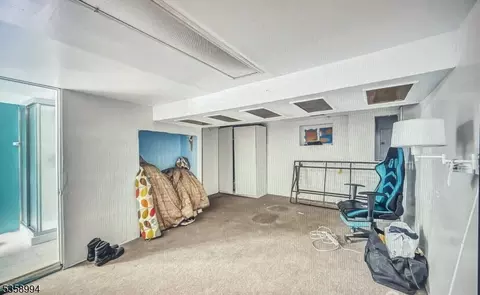 61 Thornall St, Edison, NJ 08837