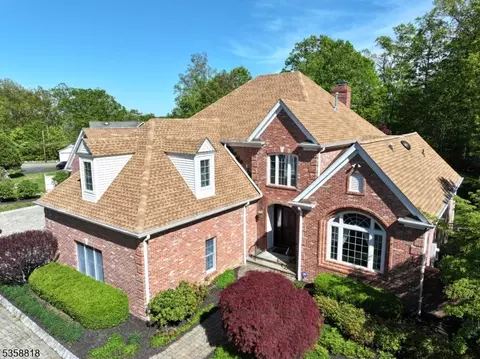 15 Hemlock Ave, Branchville, NJ 07826