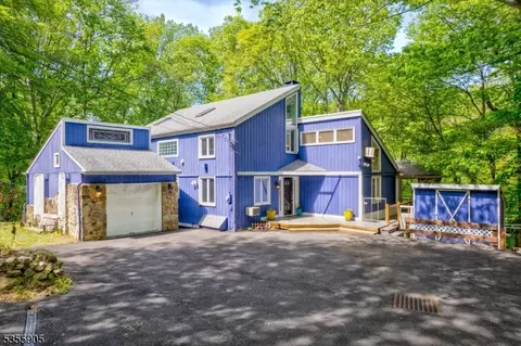 17 Summit Rd, Mendham Twp, NJ 07945