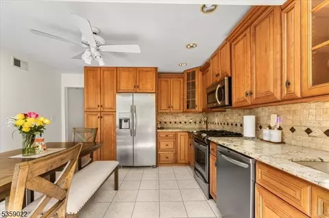 359 Summit Rd, Union, NJ 07083 photo 3