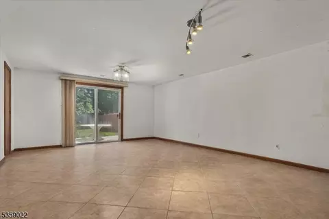 359 Summit Rd, Union, NJ 07083 photo 34