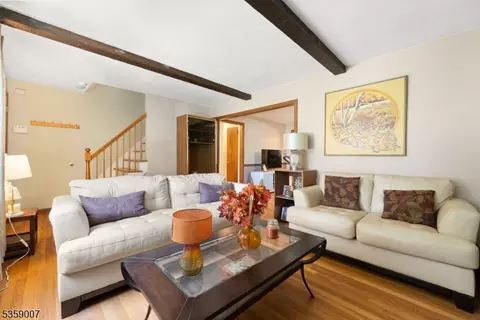 580 Mountainview Dr, North Plainfield, NJ 07063 photo 3