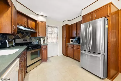 580 Mountainview Dr, North Plainfield, NJ 07063 photo 7