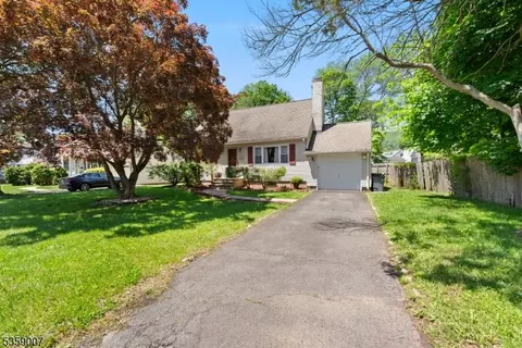 580 Mountainview Dr, North Plainfield, NJ 07063 photo 2