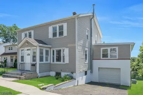 151 Sutton Ave, Totowa, NJ 07512