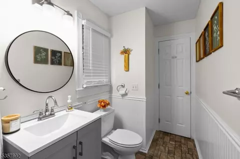 77 E Main St, Mendham, NJ 07945 photo 3