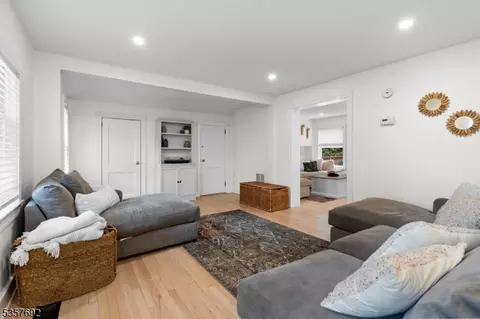 77 E Main St, Mendham, NJ 07945 photo 7