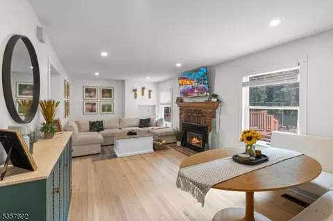 77 E Main St, Mendham, NJ 07945 photo 8