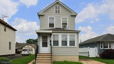 118 S 7th Ave, Manville, NJ 08835