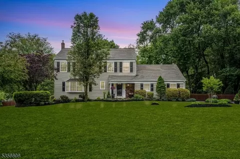 23 Andover Dr, Branchburg, NJ 08853