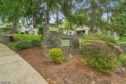 83 Park Edge Condo #3C, Berkeley Heights, NJ 07922