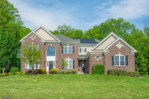 8 Marcin Way, Flanders, NJ 07836