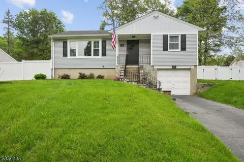 20 New Jersey Ave, Lake Hopatcong, NJ 07849