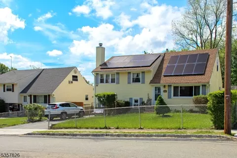 95 Richard St, Dover, NJ 07801 photo 3