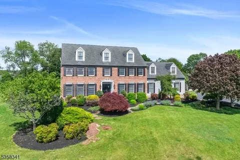 45 Wagner Ln, Hillsborough, NJ 08844