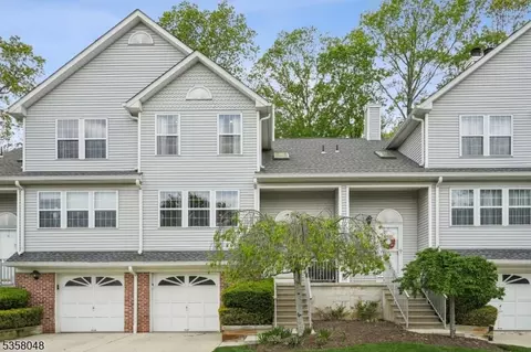 121 Wingate Dr, Hackettstown, NJ 07840