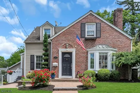 54 Mercer St, Somerville, NJ 08876