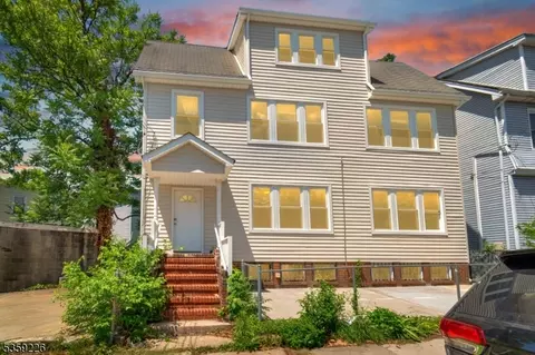 245 Alexander St, Newark, NJ 07106