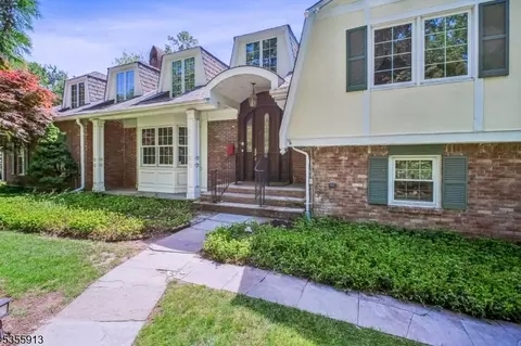 3 Blanchet Ct, Florham Park, NJ 07932