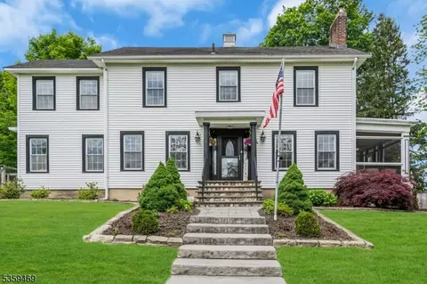 18 Maple Rd, Franklin, NJ 07416