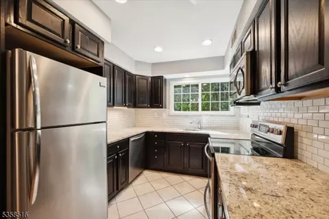 24 Stevens Ct, Bedminster, NJ 07921 photo 11