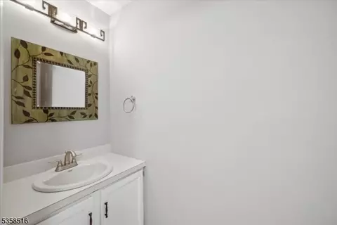 24 Stevens Ct, Bedminster, NJ 07921 photo 16