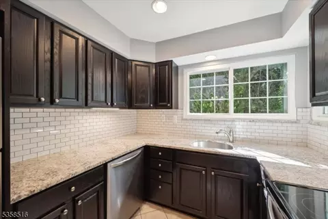 24 Stevens Ct, Bedminster, NJ 07921 photo 13