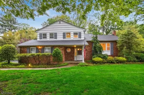 64 Manitou Cir, Westfield, NJ 07090