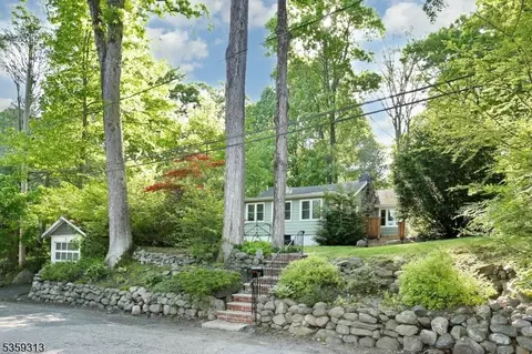 58 Hillside Rd, Ringwood, NJ 07456