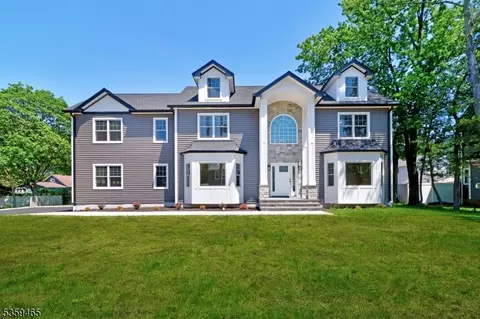 140 Mckinley Ave, East Hanover, NJ 07936